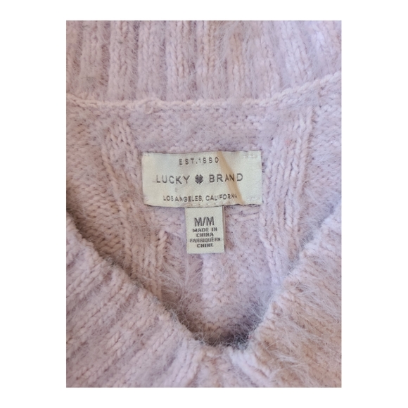 Fluffy v neck sweater - Picture 3 of 3